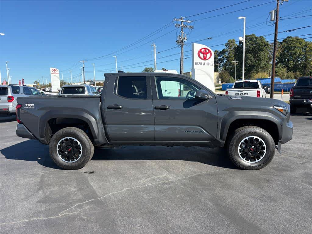 Used 2026 Toyota Tacoma TRD Off-Road AWD/4WD image 2