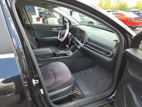 Used 2023 Kia Sportage LX AWD/4WD image 7