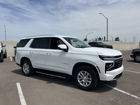 Used 2025 Chevrolet Tahoe LS RWD image 6