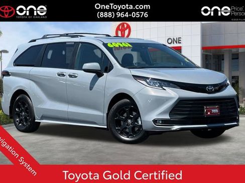Used 2026 Toyota Sienna XLE Woodland Edition AWD/4WD image 1