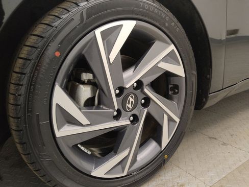 Used 2025 Hyundai Elantra Sport image 31