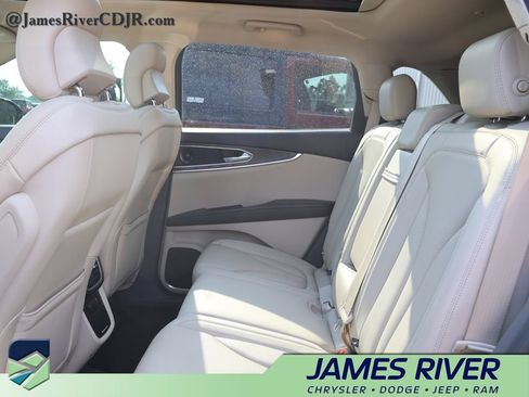 Used 2019 Lincoln Nautilus Reserve AWD/4WD image 18