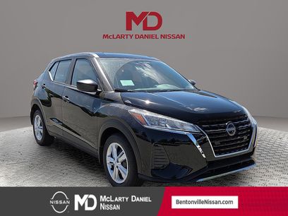 New 2025 Nissan Kicks Play S