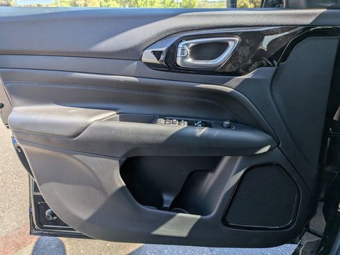 New 2026 Jeep Compass Latitude image 23