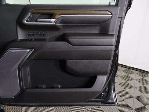 Used 2022 Chevrolet Silverado 1500 High Country w/ High Country Premium Package AWD/4WD image 22
