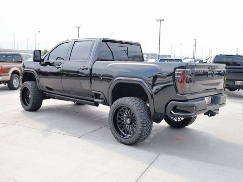 Used 2025 GMC Sierra 3500 AT4 w/ AT4 Premium Plus Package image 4