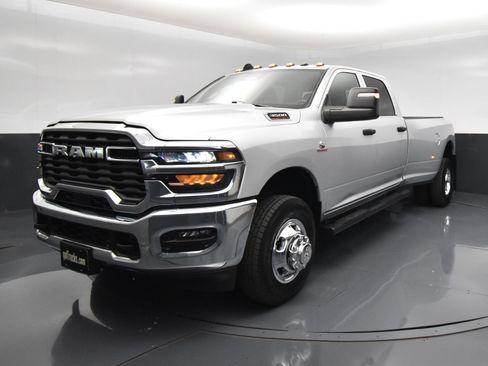 Used 2026 RAM 3500 Tradesman AWD/4WD image 2