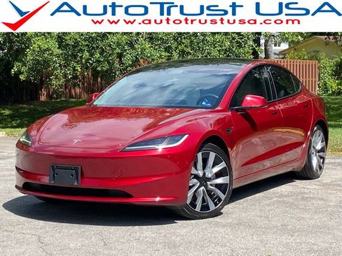 Used 2024 Tesla Model 3 Standard Range RWD image 1