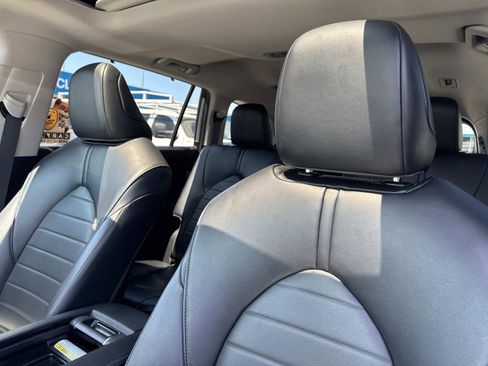 Used 2022 Toyota Highlander XLE image 16