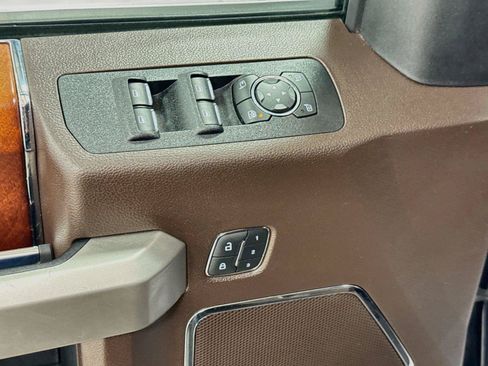 Used 2020 Ford F150 King Ranch w/ Equipment Group 601A Luxury AWD/4WD image 18