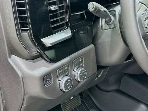 New 2026 GMC Sierra 1500 SLE image 10