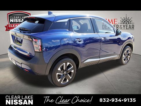 Certified 2025 Nissan Kicks SR w/ Illumination Package FWD image 7