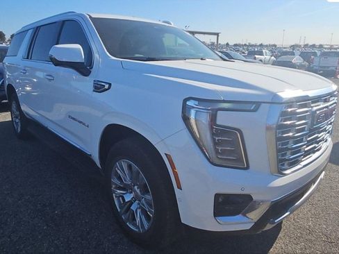 Used 2025 GMC Yukon XL Denali image 11