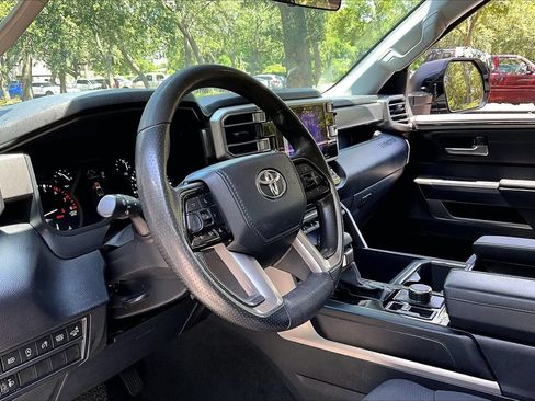 Used 2022 Toyota Tundra SR5 w/ SR5 Convenience Package AWD/4WD image 14