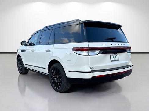 Used 2023 Lincoln Navigator Black Label image 3