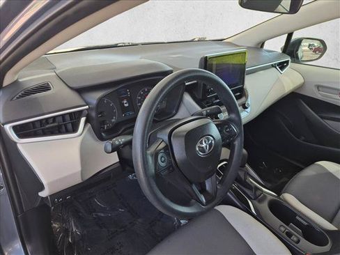Used 2025 Toyota Corolla LE FWD image 14