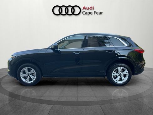 Certified 2025 Audi Q5 Premium AWD/4WD image 2