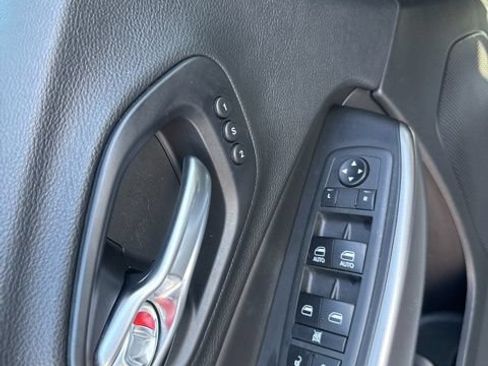 Used 2019 Jeep Cherokee Limited AWD/4WD image 18