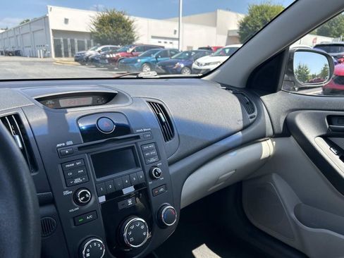 Used 2011 Kia Forte EX FWD image 38