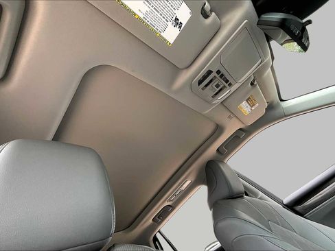Used 2021 Toyota Highlander Platinum FWD image 14