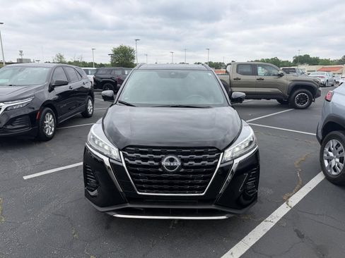 Used 2024 Nissan Kicks SR FWD image 2