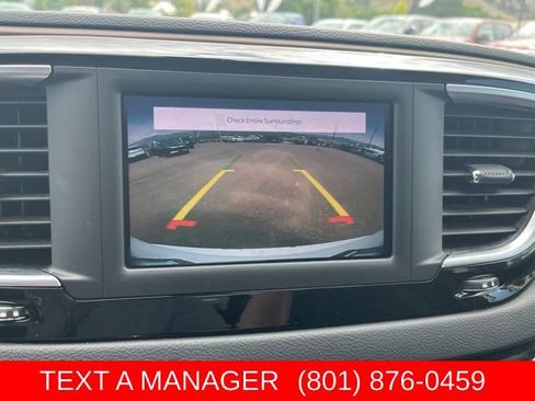 Used 2022 Chrysler Voyager LX FWD image 21
