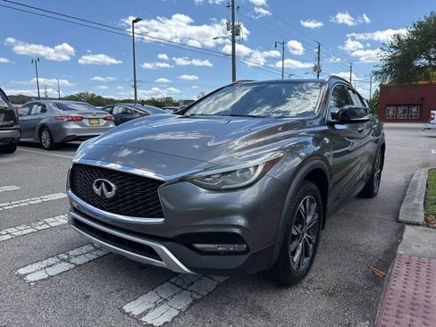 Used 2018 INFINITI QX30 Premium w/ Navigation Package AWD/4WD image 4