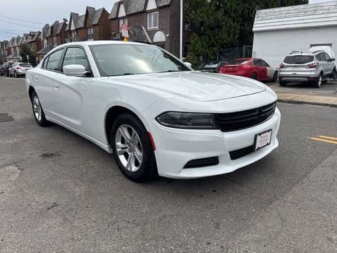 Used 2021 Dodge Charger SXT w/ Leather Interior Group RWD image 7