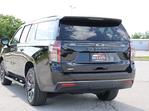 Used 2022 Chevrolet Suburban Z71 w/ Luxury Package image 11