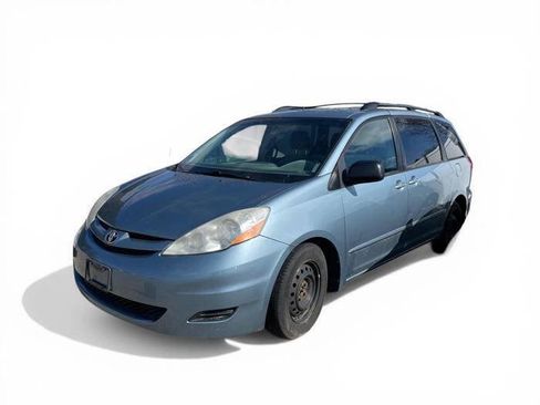 Used 2009 Toyota Sienna CE image 1