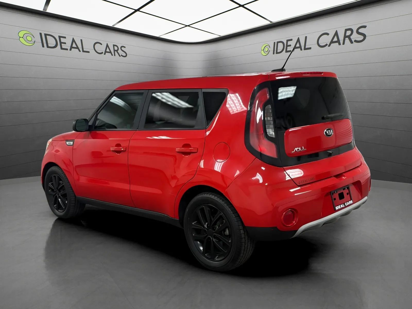 Used 2019 Kia Soul + FWD image 8