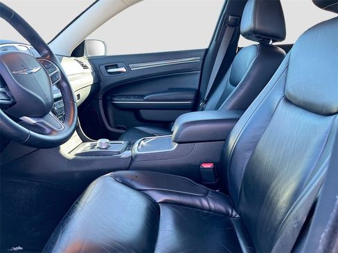 Used 2022 Chrysler 300 Touring L image 20