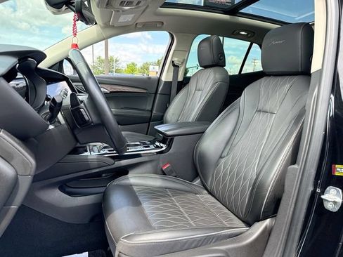 Used 2022 Buick Envision Avenir w/ Technology Package II FWD image 11