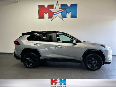 Used 2020 Toyota RAV4 XSE w/ Carpet Mat Package AWD/4WD image 1