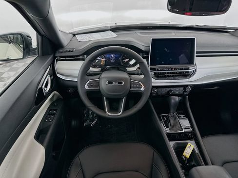 Certified 2025 Jeep Compass Limited AWD/4WD image 31