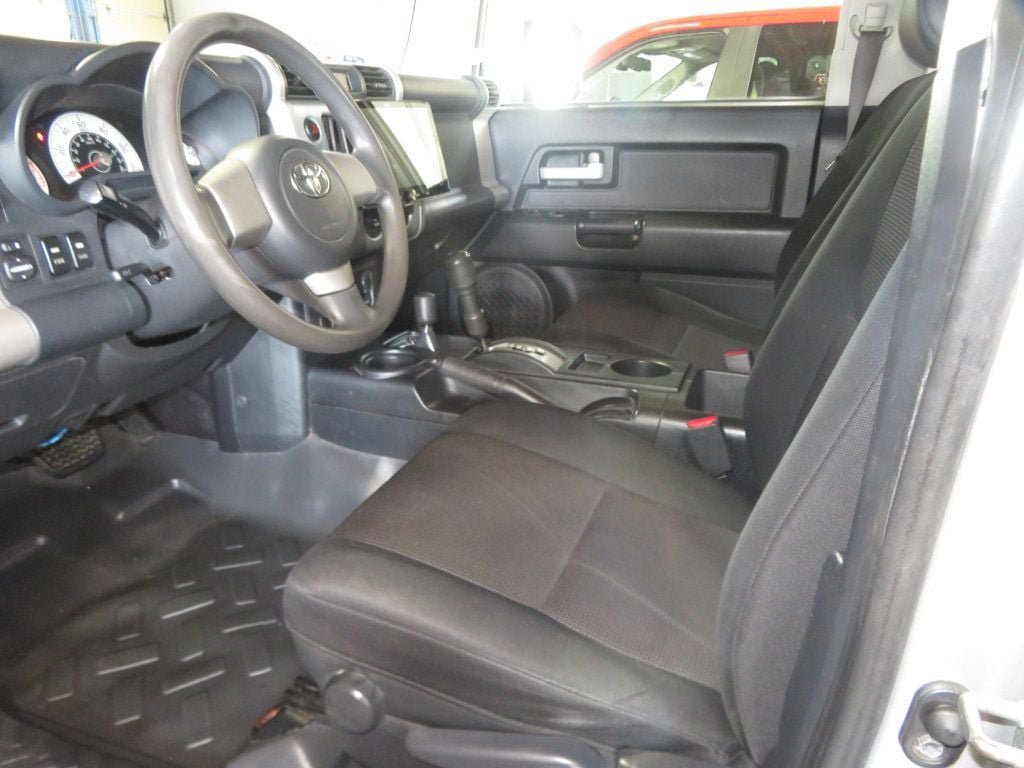 Used 2007 Toyota FJ Cruiser 4WD w/ Convenience Pkg image 17