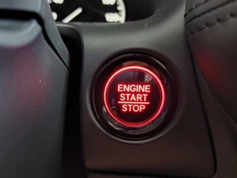 Used 2025 Honda HR-V LX image 6