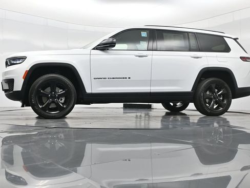 New 2025 Jeep Grand Cherokee L Altitude image 46