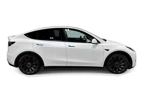 Certified 2022 Tesla Model Y Performance AWD/4WD image 7