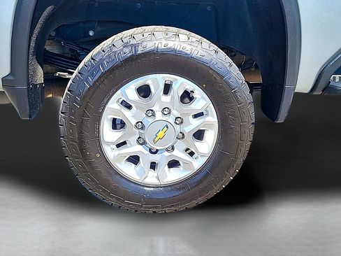 Used 2024 Chevrolet Silverado 3500 LTZ AWD/4WD image 9