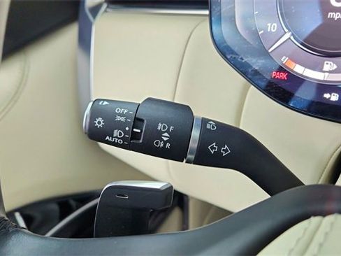 Used 2024 Land Rover Range Rover Long Wheelbase SE image 44