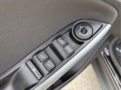 Used 2013 Ford Focus SE FWD image 17