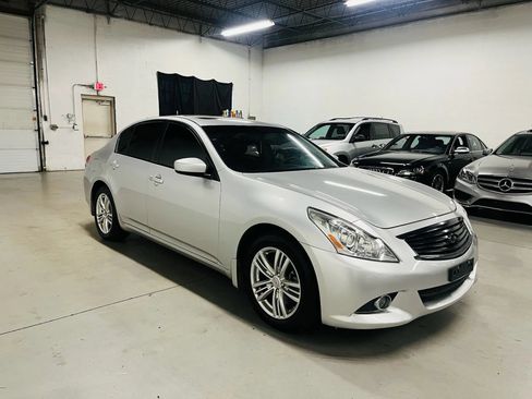 Used 2013 INFINITI G37 x Sedan w/ Premium Pkg AWD/4WD image 4