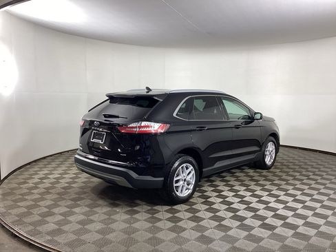 Used 2024 Ford Edge SEL w/ Convenience Package AWD/4WD image 2
