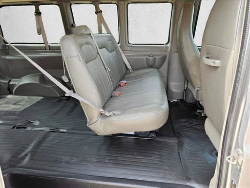 Used 2015 Chevrolet Express 2500 LS RWD image 16