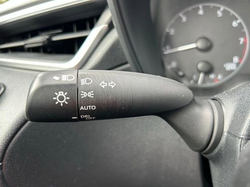 Used 2024 Toyota Corolla Cross LE FWD image 21