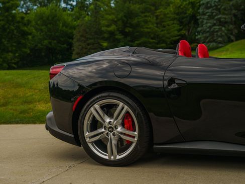 Used 2019 Ferrari Portofino RWD image 18