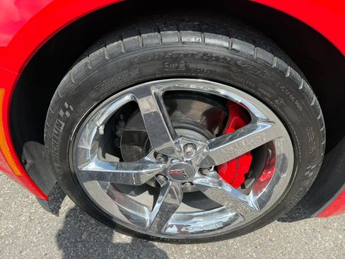 Used 2015 Chevrolet Corvette Stingray Coupe w/ Battery Protection Package RWD image 9