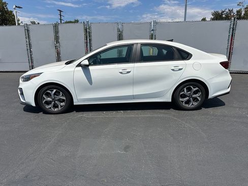 Used 2020 Kia Forte LXS FWD image 2
