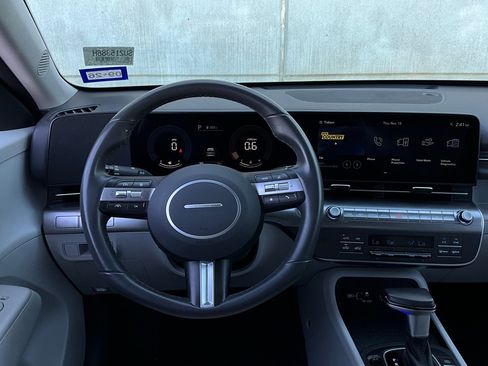 Used 2025 Hyundai Kona SEL image 14